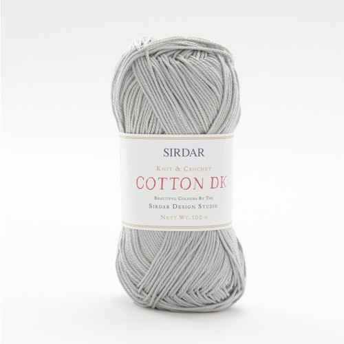 Bild på garn från Sidar som heter Cotton DK och är ett 100% bomulsgarn med färgen grå.