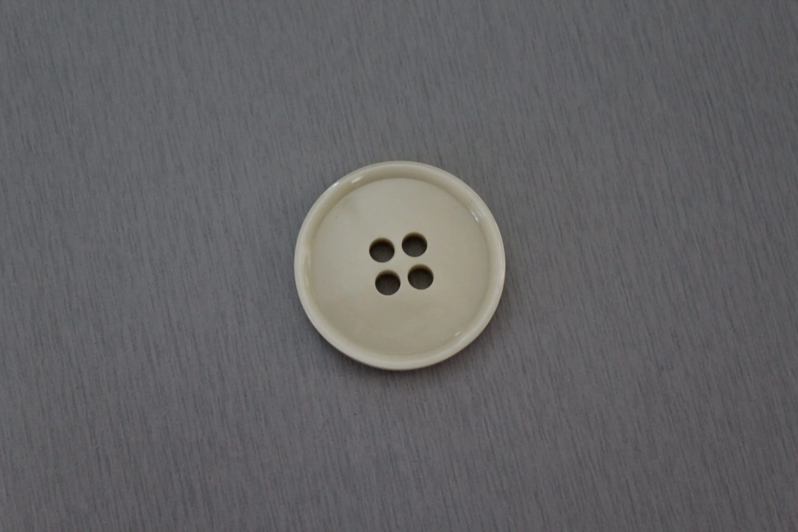 Knapp 25 mm Beige