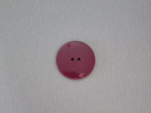 Knapp 28 mm mörkröd