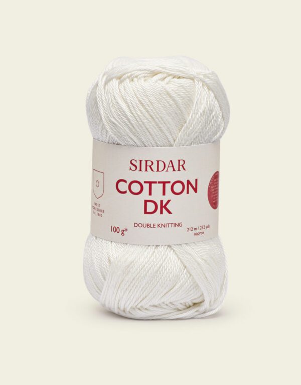Bild på garn från Sidar som heter Cotton DK och är ett 100% bomulsgarn med färgen vit.